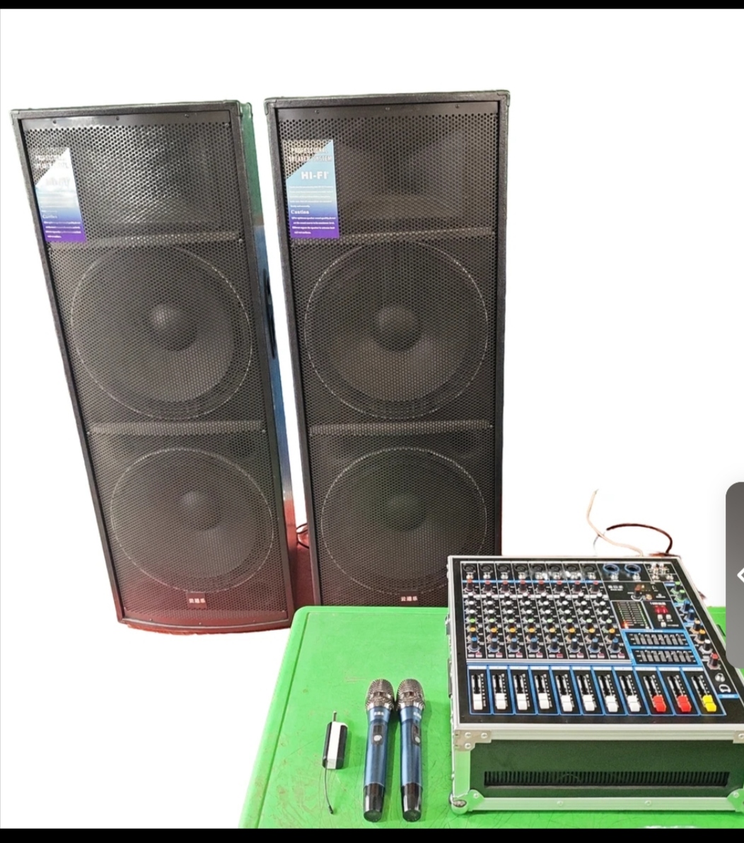 双十五音箱一对➕大功率调音台功放一体机➕无线话筒一对