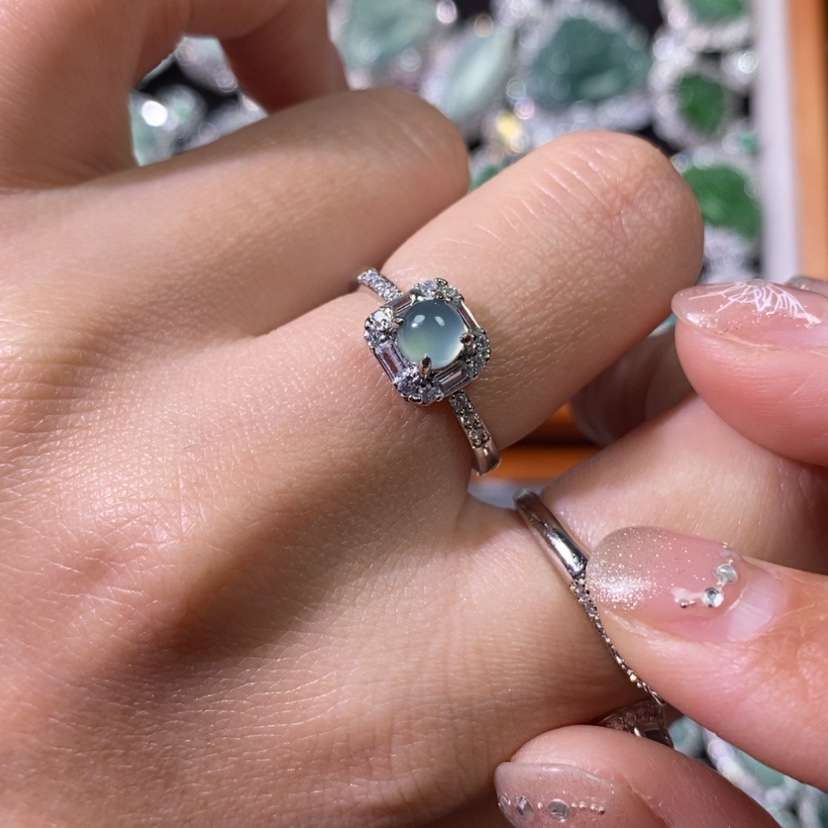 【闪购商品】翡翠颈饰未镶嵌天然