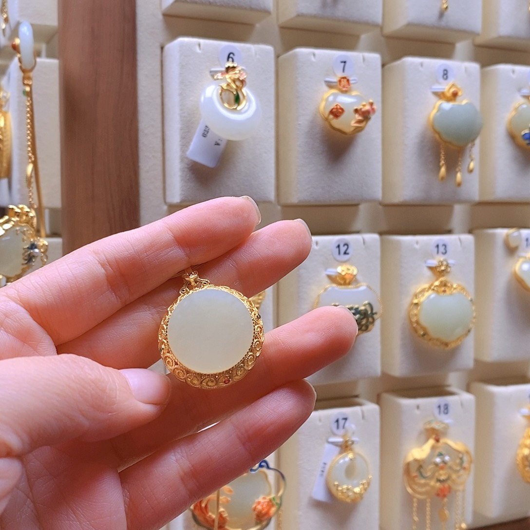 和田玉银S925镶嵌颈饰