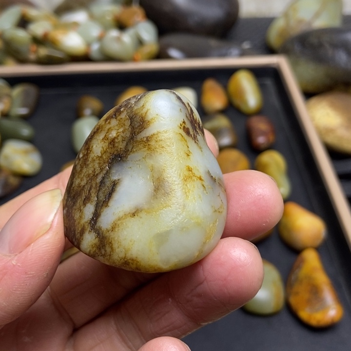 光***头和田玉（糖玉）未镶嵌珠宝奇石