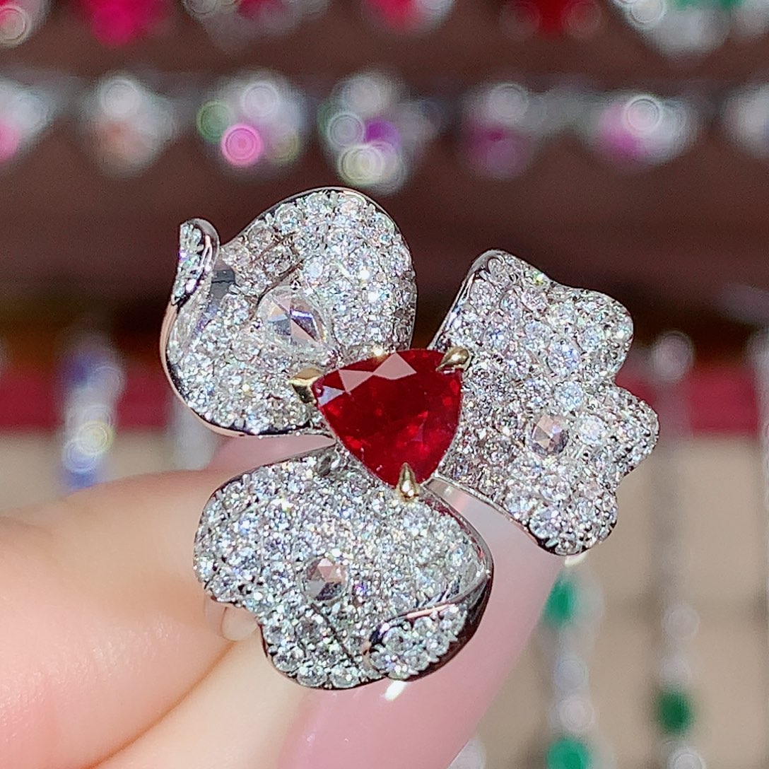耳饰红宝石18K金镶嵌1.04ct/天然宝石/七天无理由