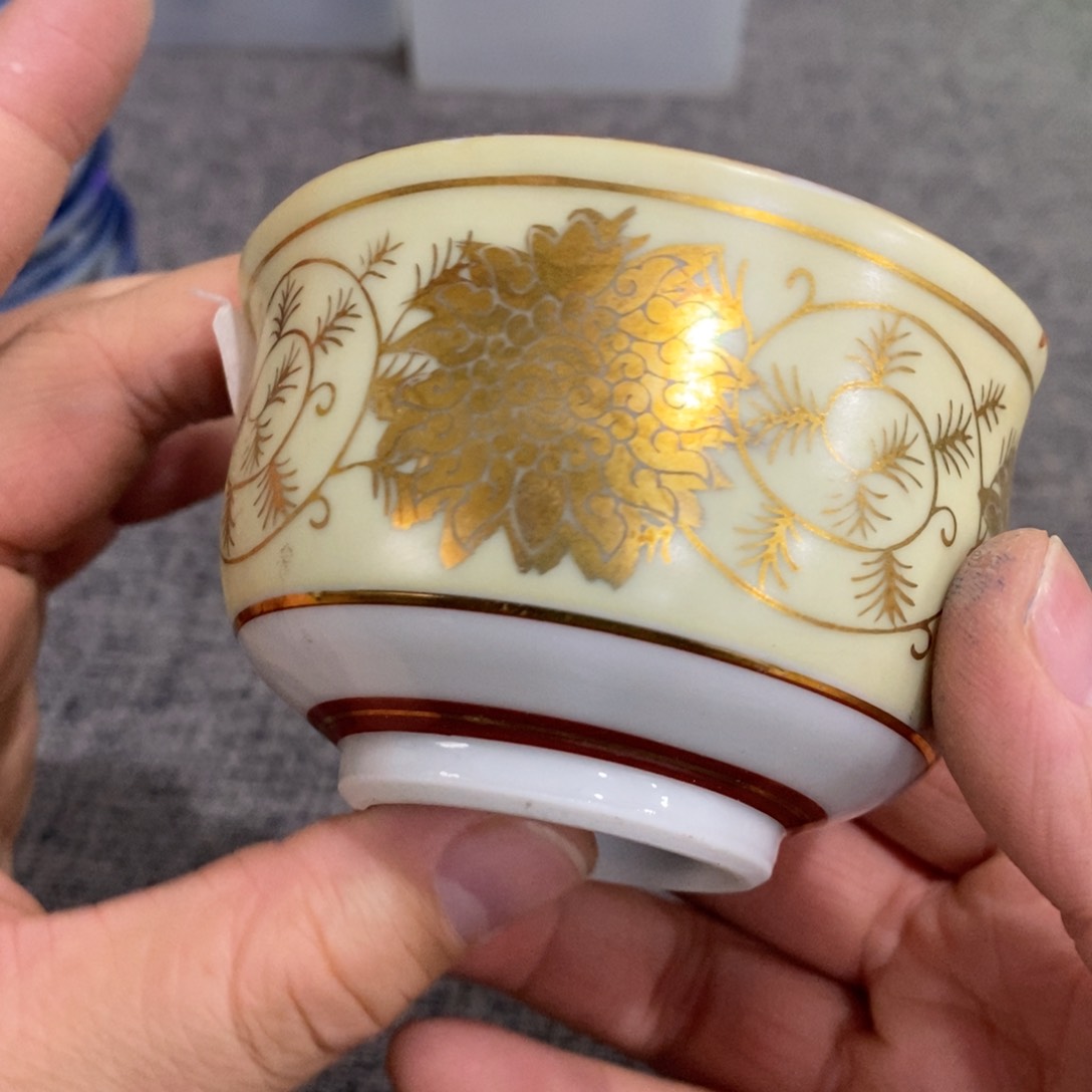 瓷片非常漂亮好看的花瓶