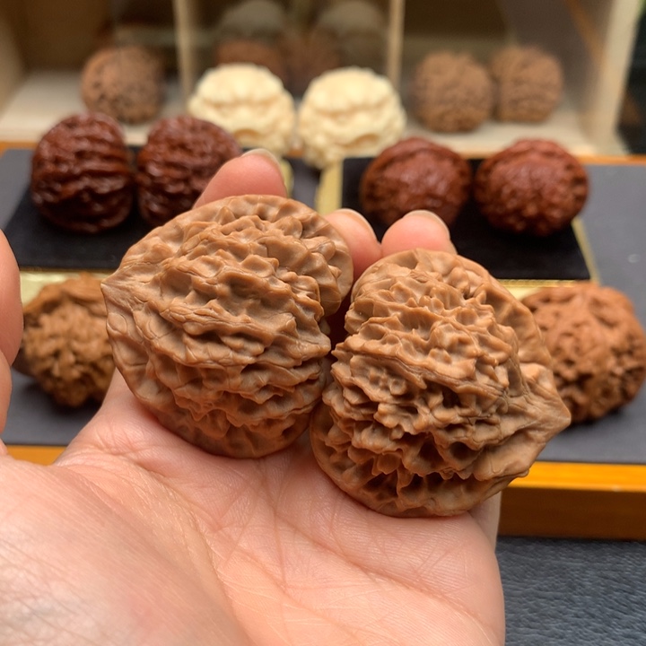 文玩核桃吊坠龙门涧