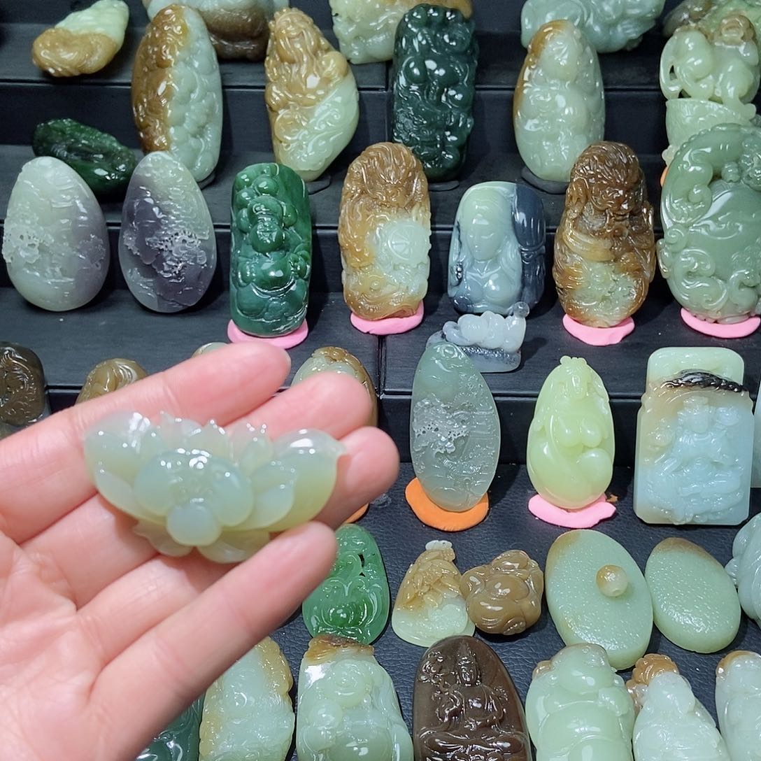 和田玉颈饰未镶嵌