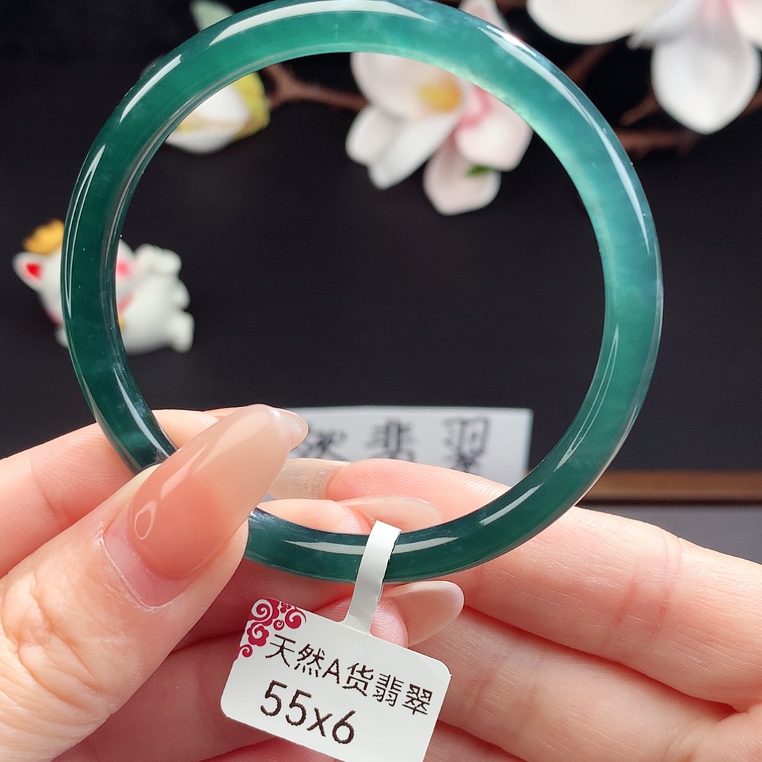 翡翠手镯（圆镯）未镶嵌