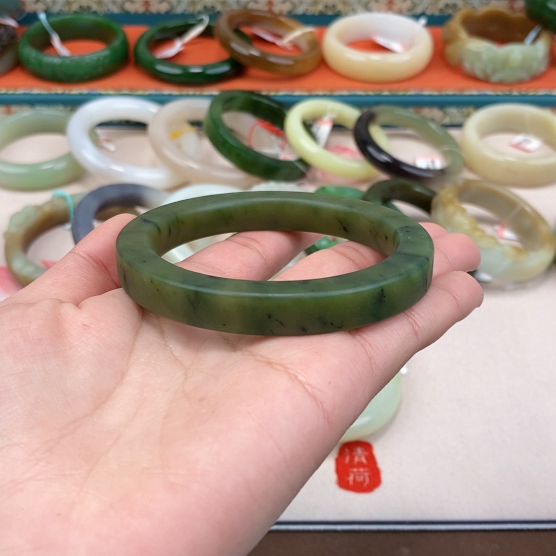 和田玉未镶嵌手镯手镯 60