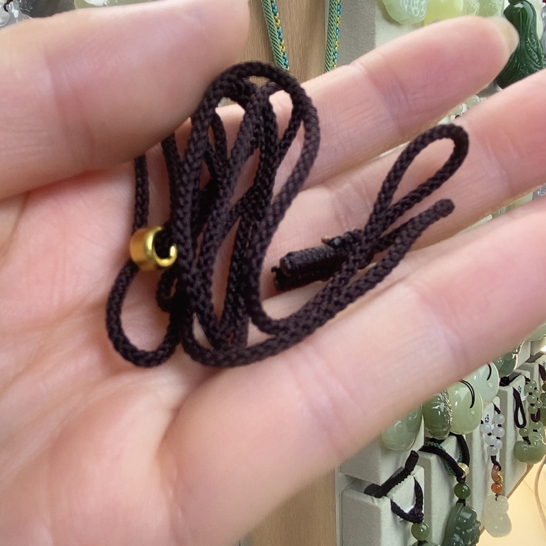 平***好和田玉未镶嵌颈饰