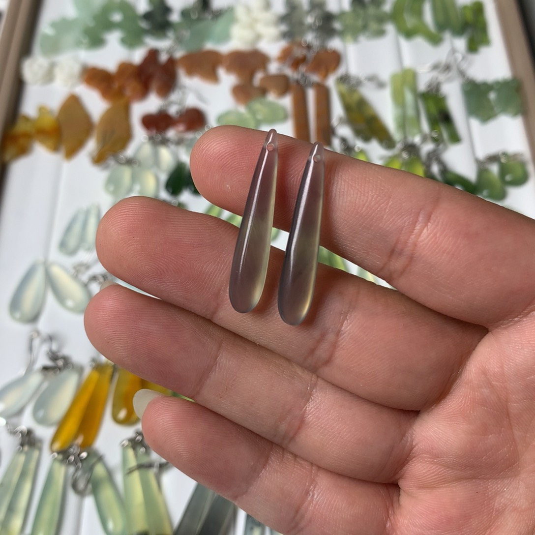 蛇纹石玉耳饰未镶嵌