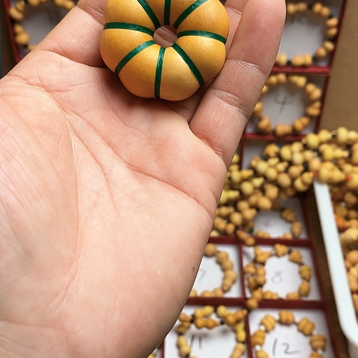 陈***店木质非金属葫芦甜甜圈制品
