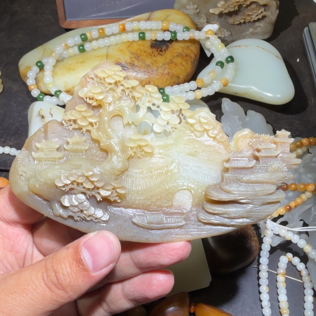 和田玉未镶嵌颈饰