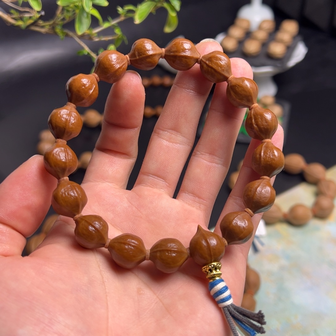 橄榄核吊坠密桃臀13mm三花