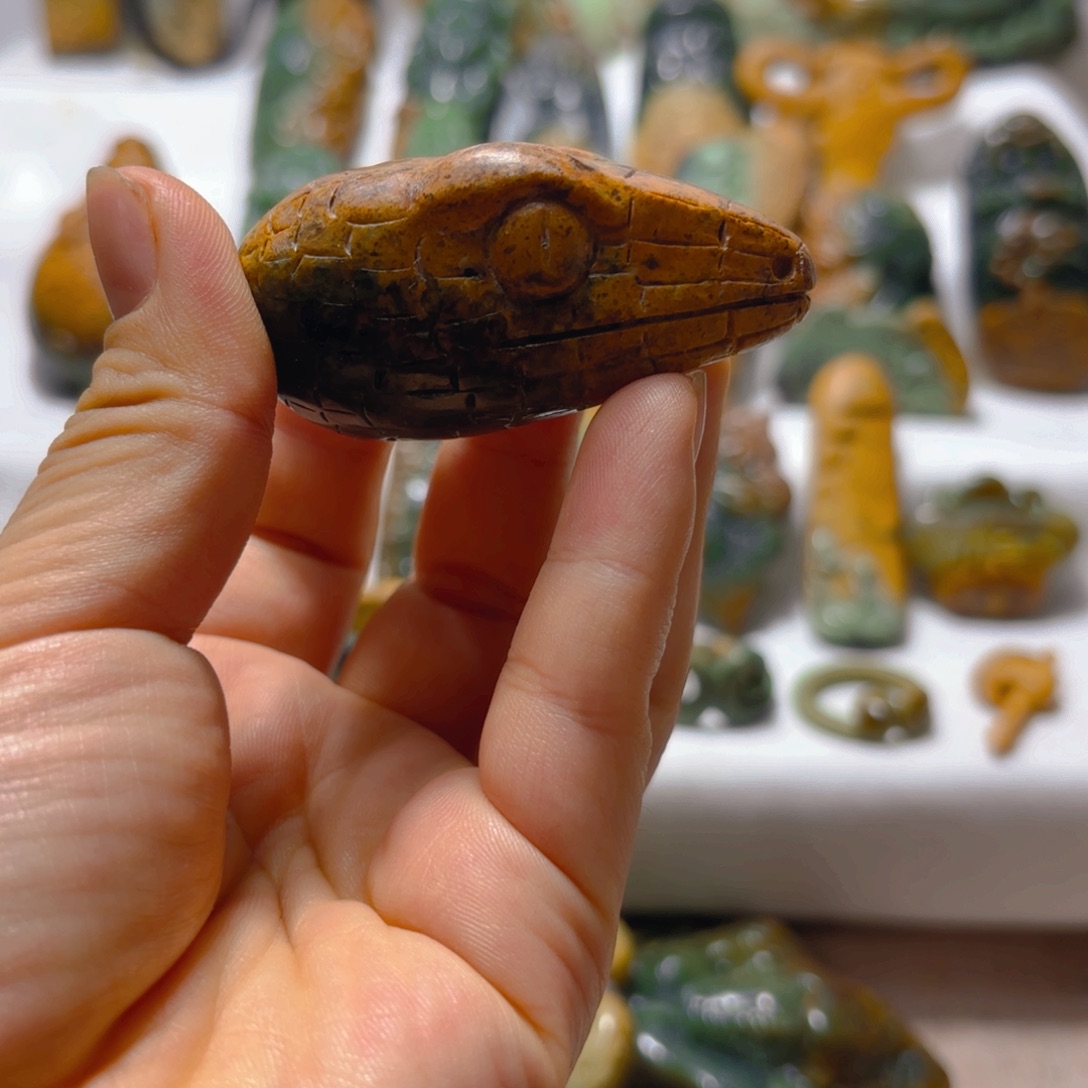 岫岩河磨玉（透闪石质玉）挂件未镶嵌