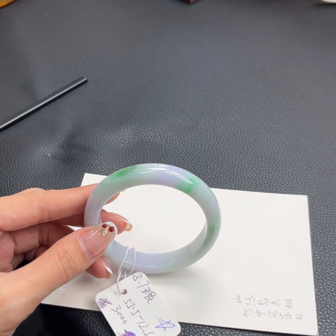 翡翠手镯未镶嵌手镯