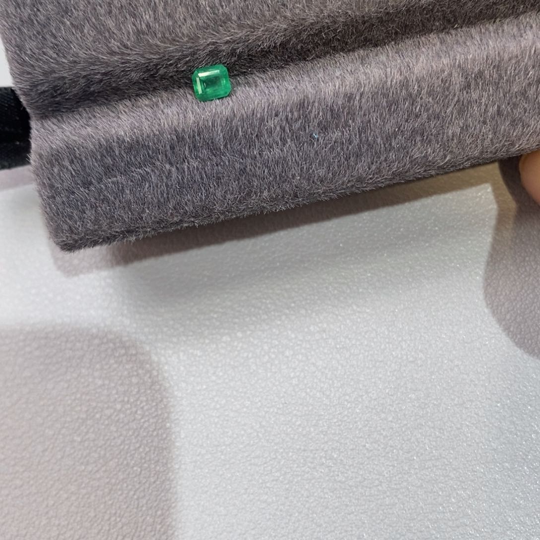 祖母绿裸石未镶嵌0.36克拉