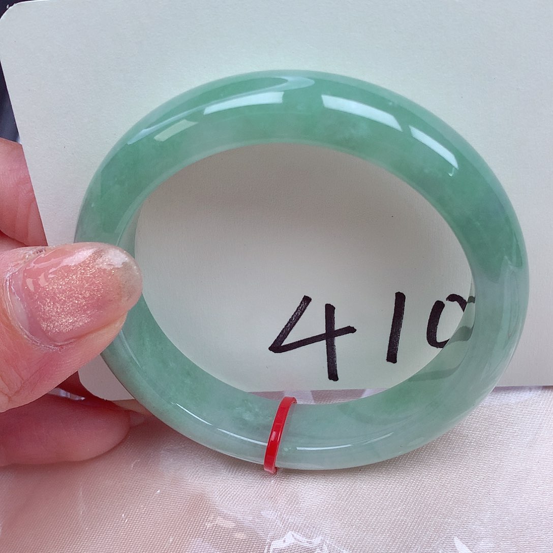 翡翠手镯未镶嵌翡翠