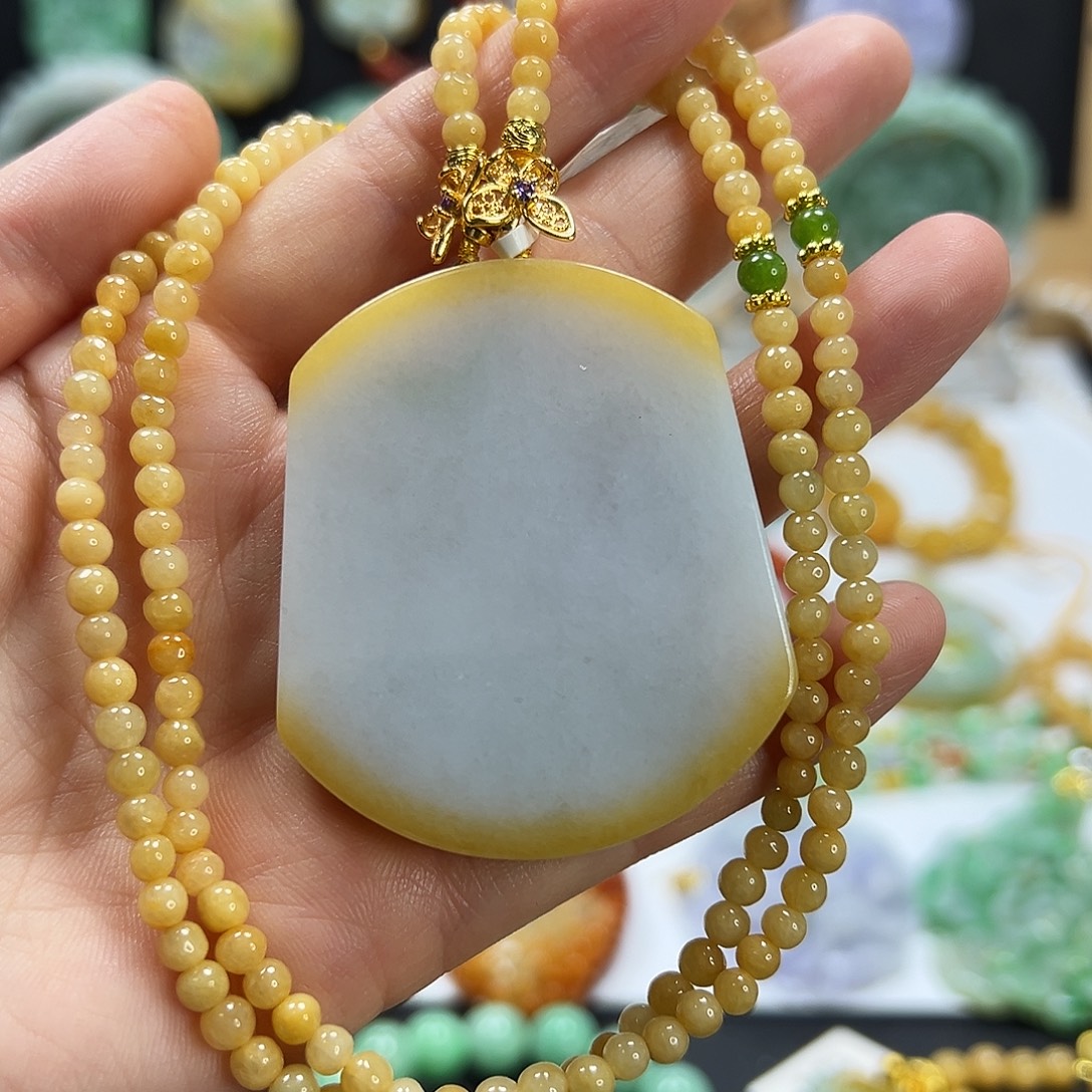 翡翠未镶嵌颈饰吊坠