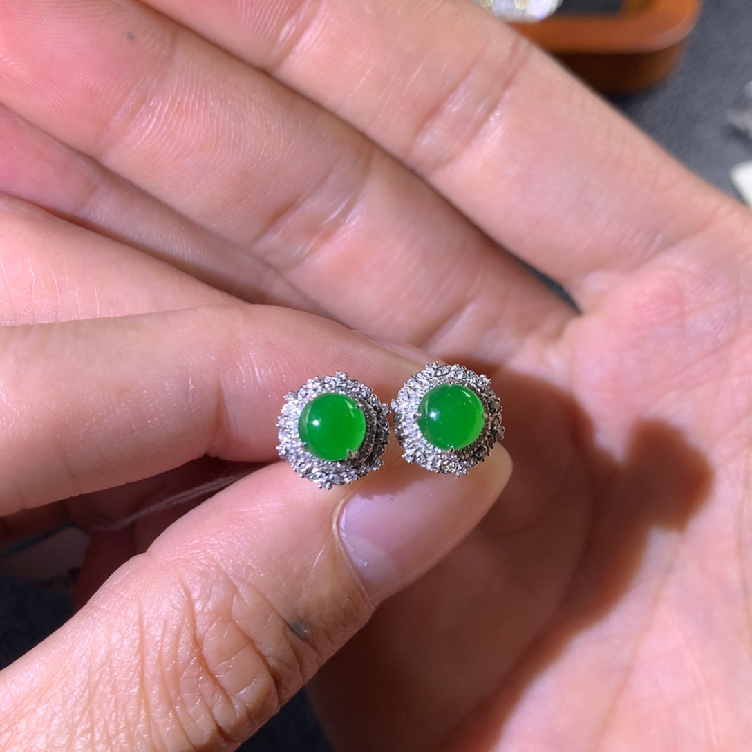 翡翠18K金镶嵌耳饰翡翠