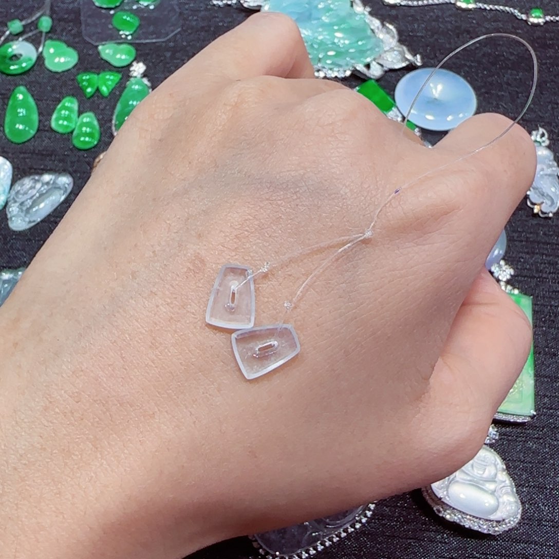 翡翠未镶嵌颈饰福贝