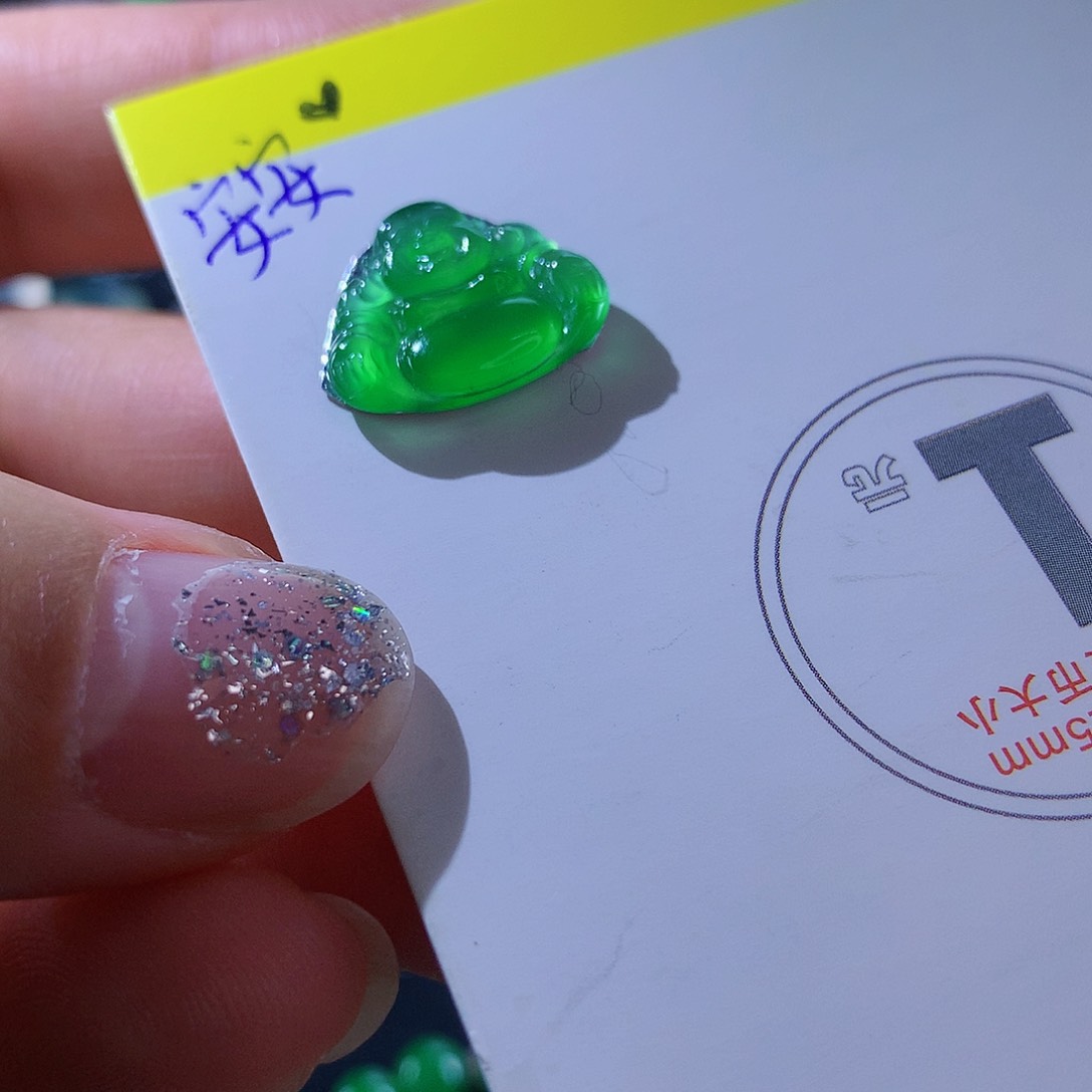 翡翠颈饰未镶嵌 天然翡翠高冰佛公