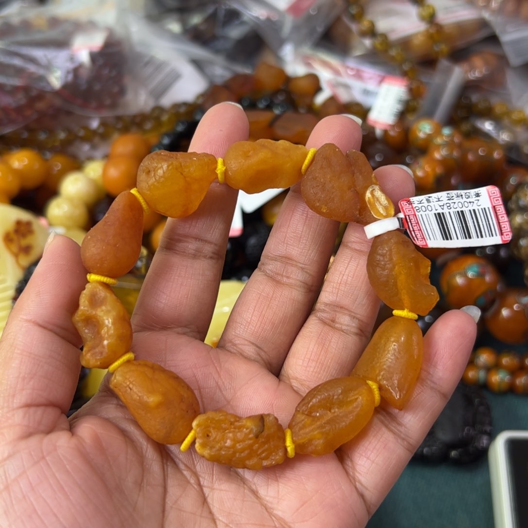 未镶嵌琥珀珠宝奇石946