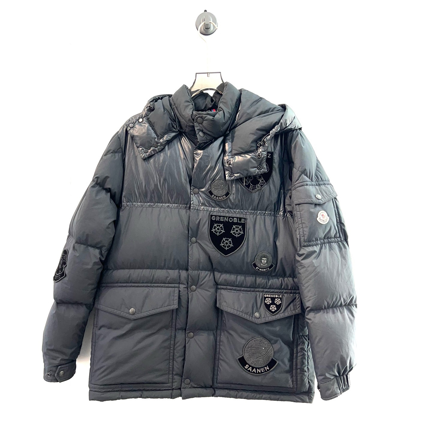 99新 MONCLER 男款黑色徽章连帽羽绒服/3码（北京）