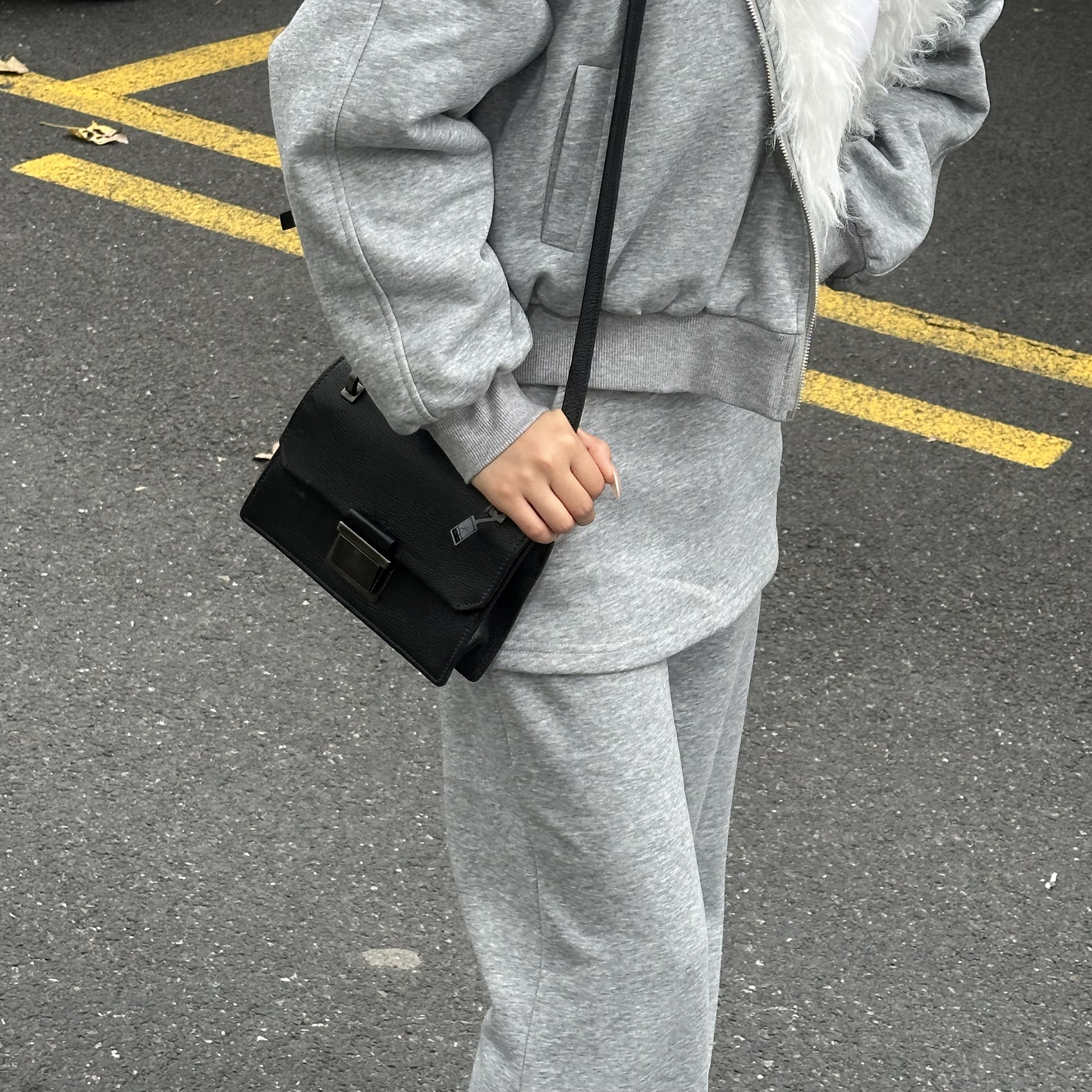 95新 MIU MIU/缪缪 缪缪 邮差 斜挎