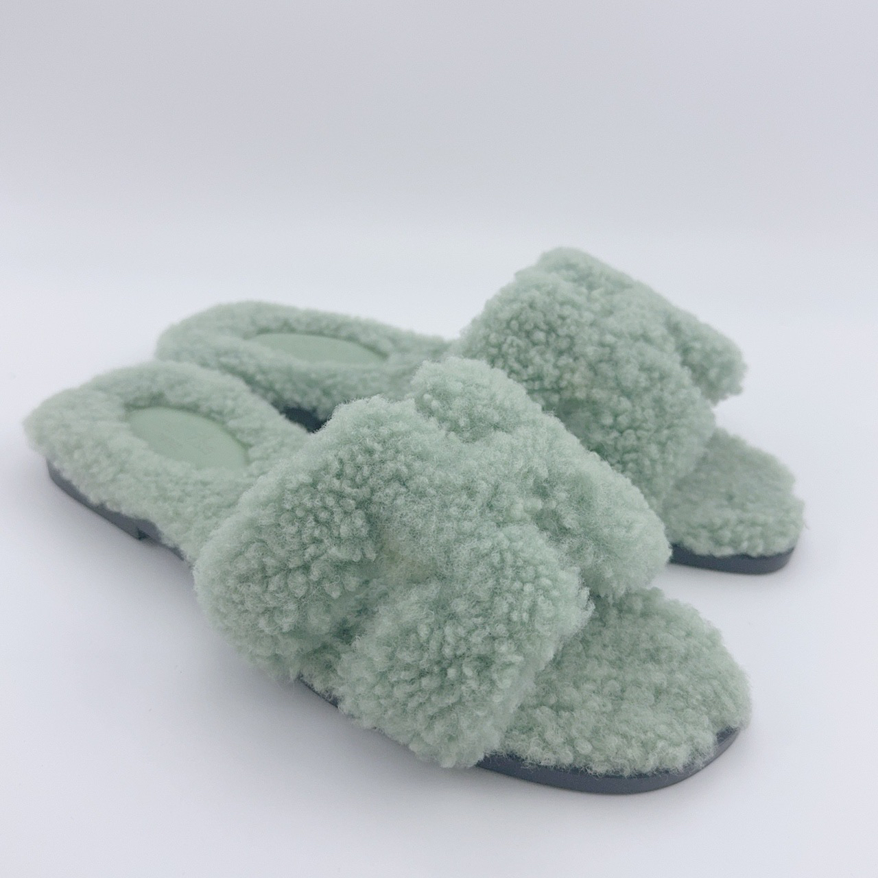 全新未使用 Hermes/爱马仕 37码/浅绿色泰迪平底拖鞋/YM00748