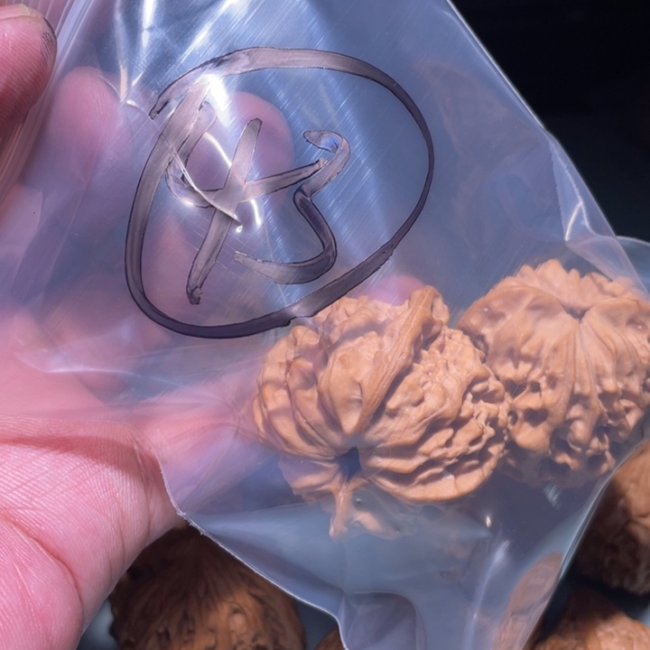 文玩核桃吊坠43e e e