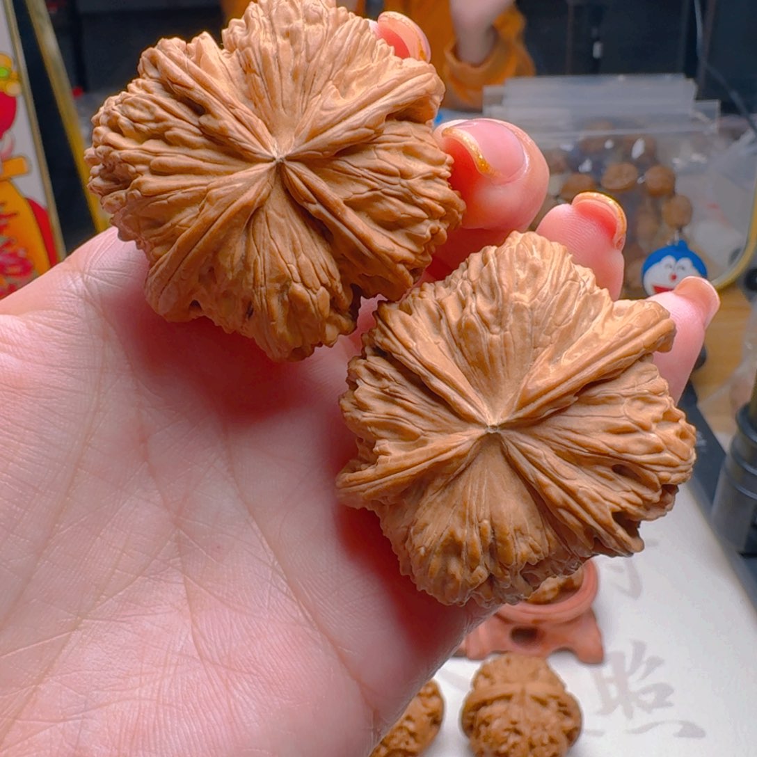 核桃把件白狮子连体四棱