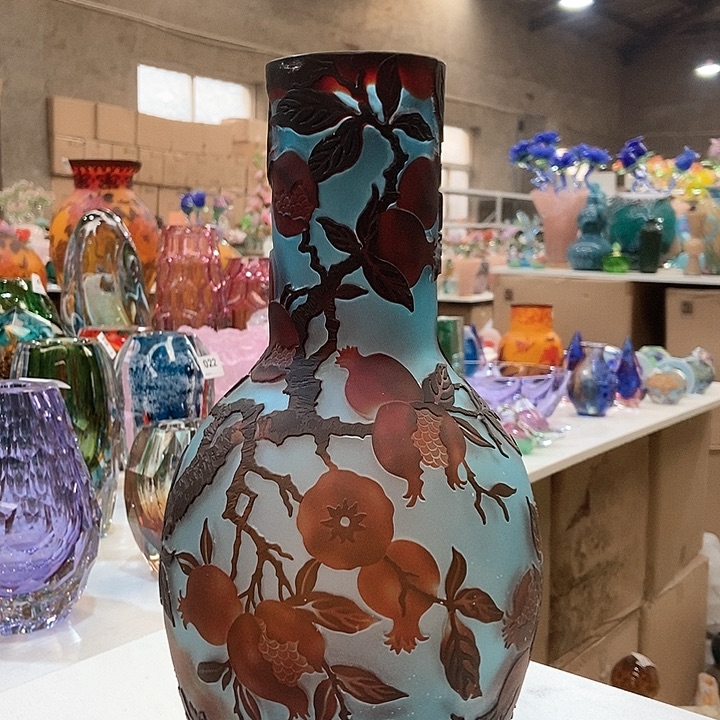 琉璃高度35厘米格雷石榴花瓶