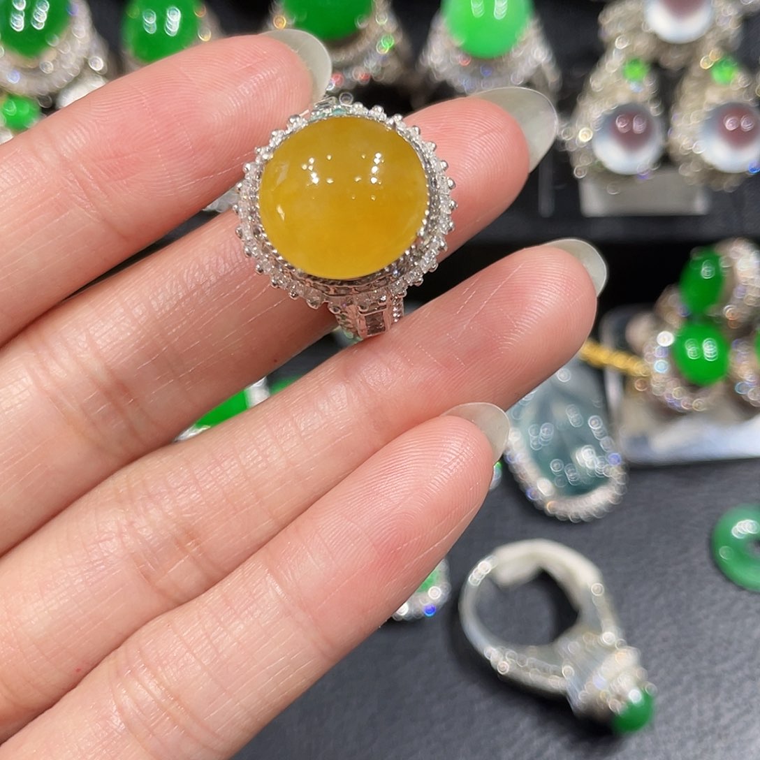 未镶嵌戒指翡翠戒指