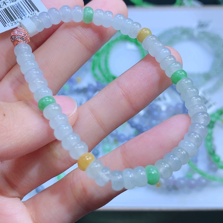 翡翠手链未镶嵌翡翠