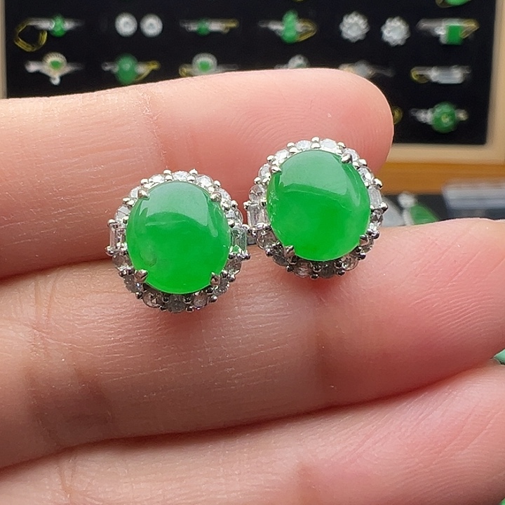 翡翠18K金镶嵌颈饰耳钉