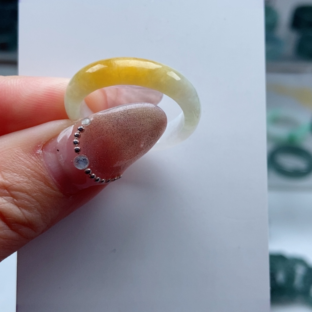 翡翠戒指未镶嵌翡翠