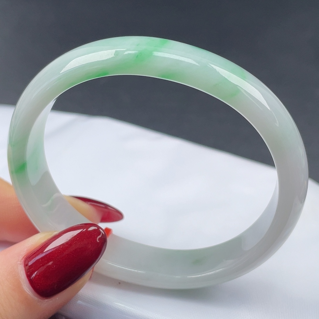 翡翠未镶嵌手镯54贵妃