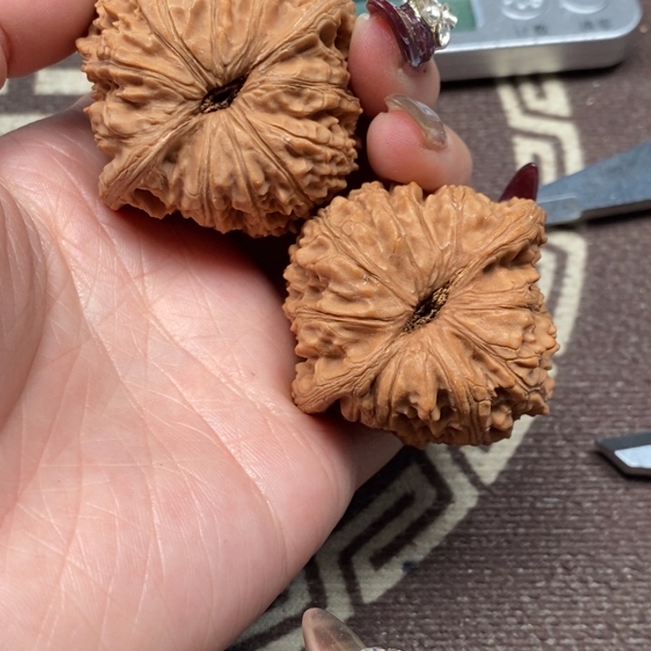 文玩核桃吊坠绣球全品44