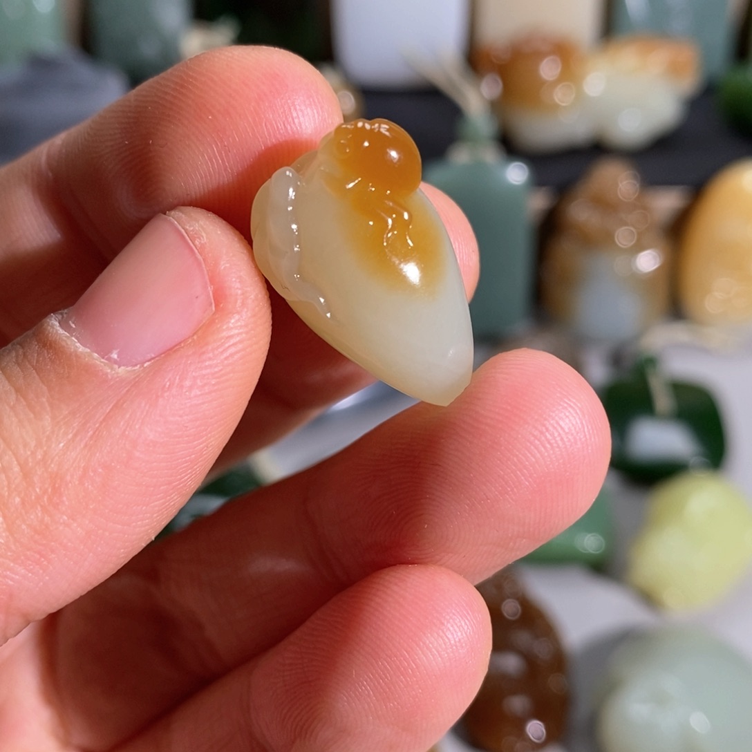 和田玉未镶嵌挂件