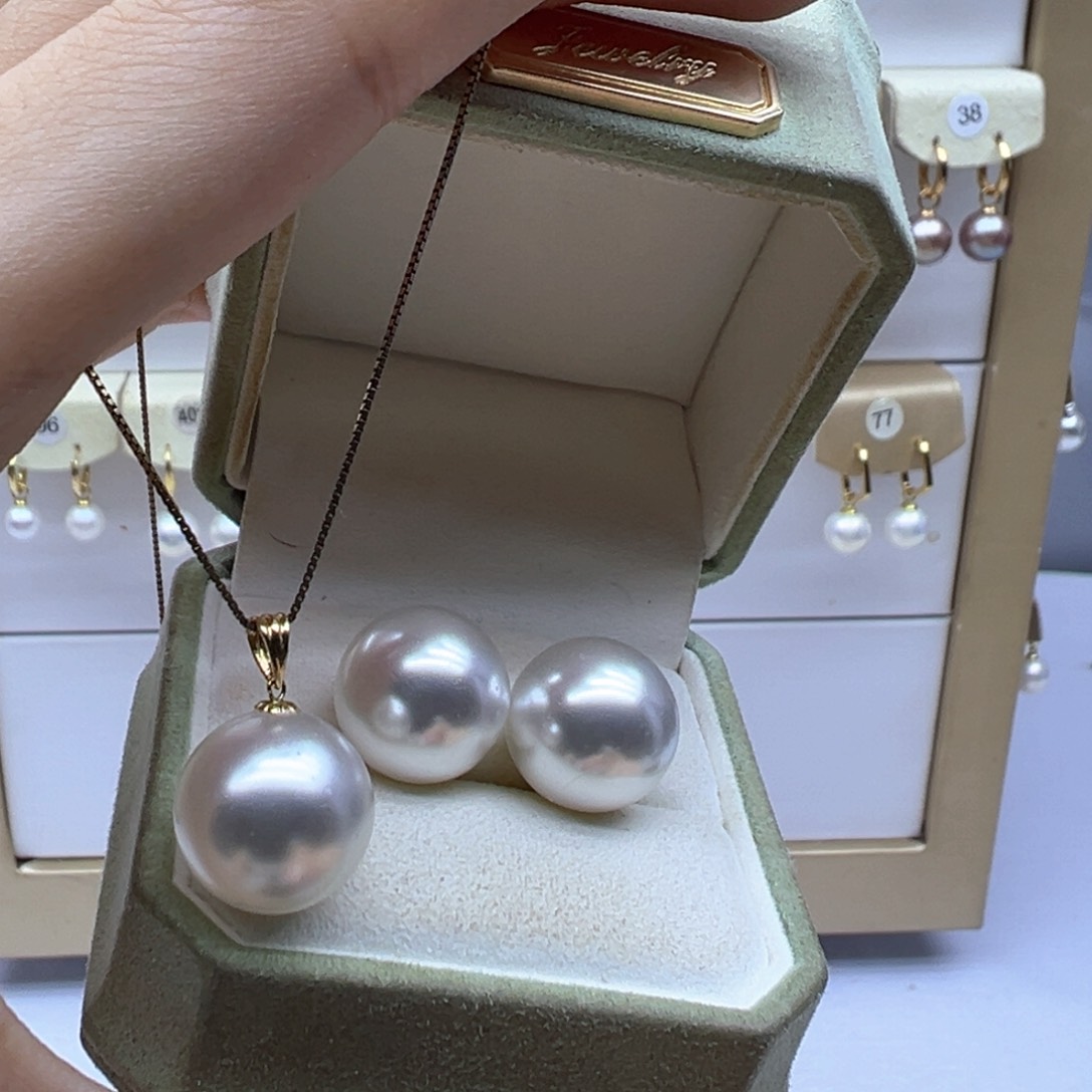 淡水珍珠18K金镶嵌吊坠(赠链)