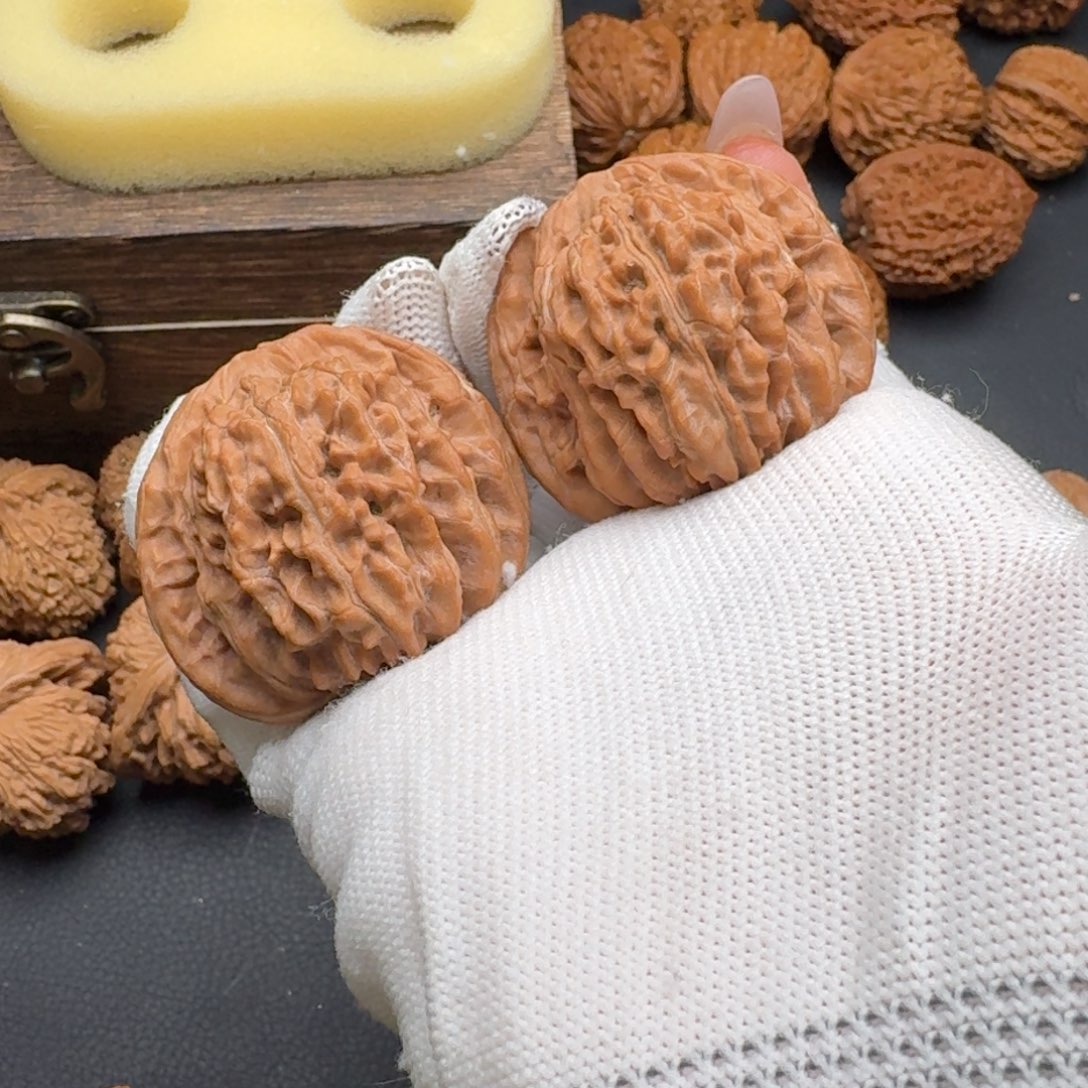 文玩核桃吊坠44楼子4710