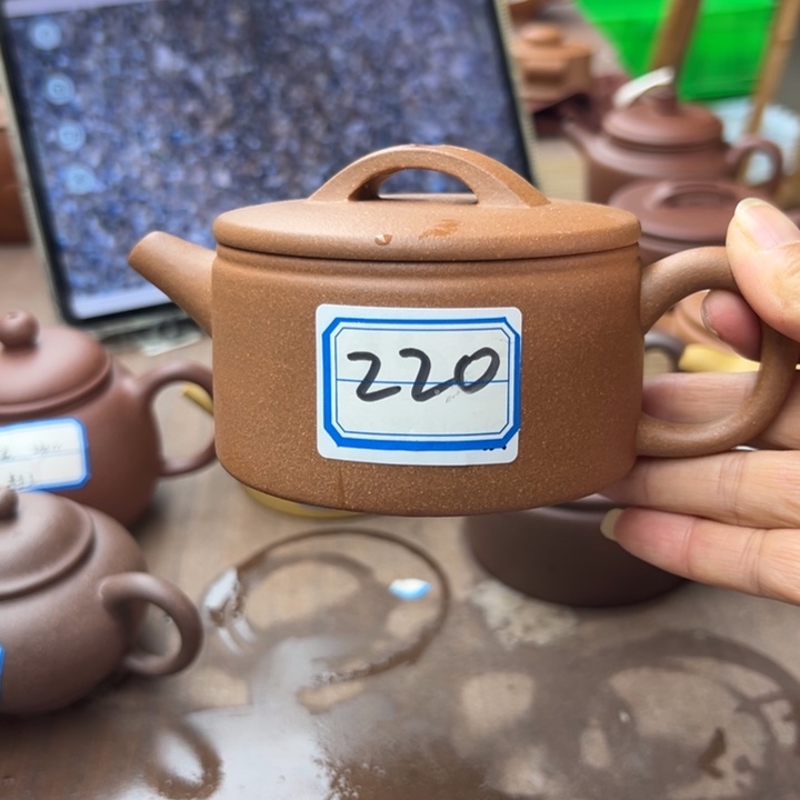 紫砂茶壶降坡泥半手220