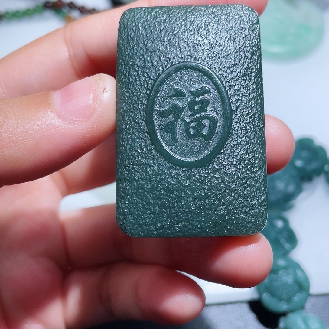 和田玉（糖玉）颈饰未镶嵌