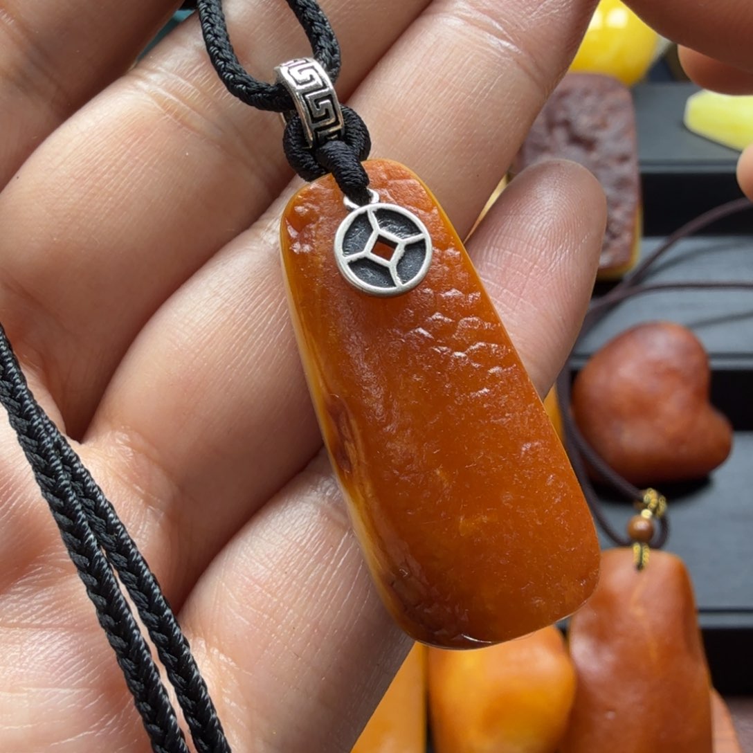 琥珀吊坠(赠链)未镶嵌