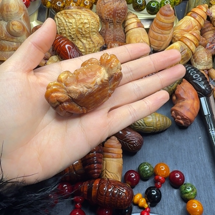 松木琥珀木文玩把件