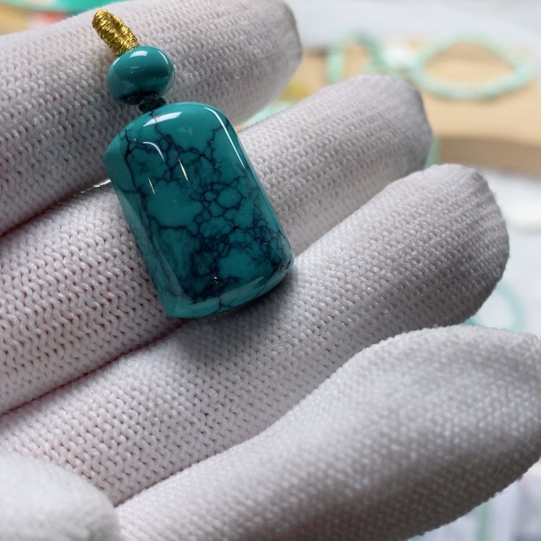 绿松石颈饰未镶嵌