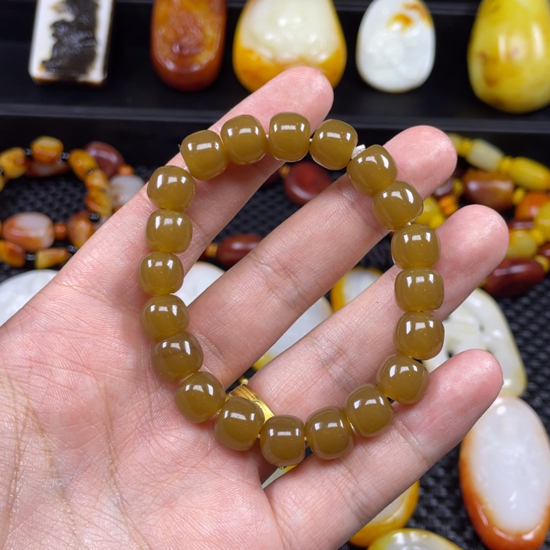 颈饰未镶嵌和田玉