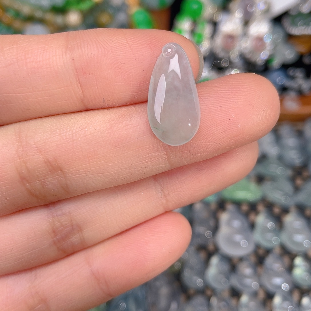 翡翠未镶嵌颈饰天然缅甸A货翡翠