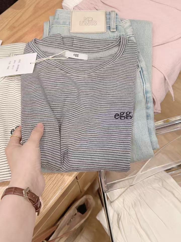 七言家韩代外贸！egg灰条纹字母刺绣短袖8512