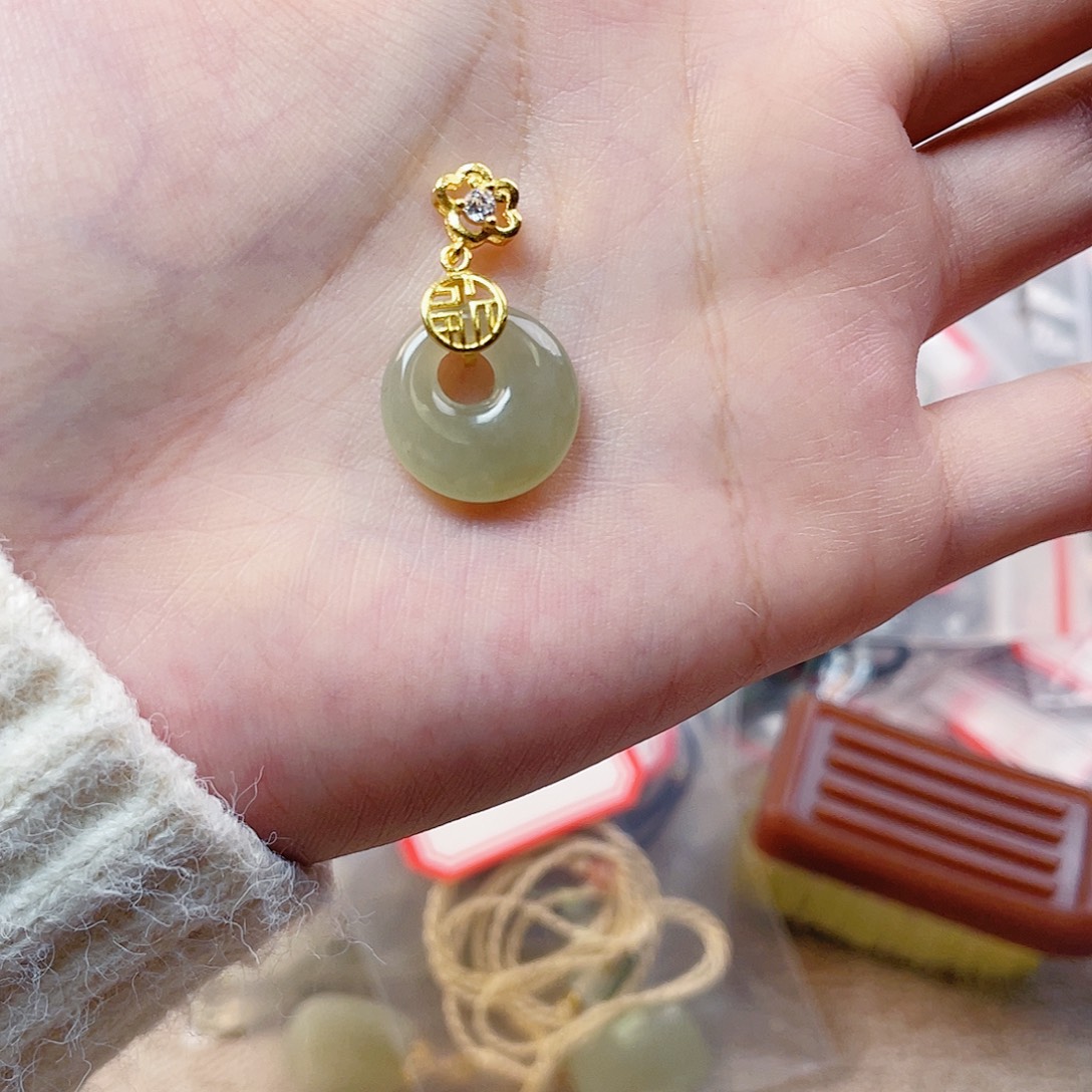 绝***屎和田玉银S925镀金镶嵌吊坠(赠链)