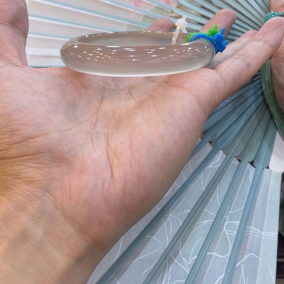 玛瑙/玉髓手镯未镶嵌2***年