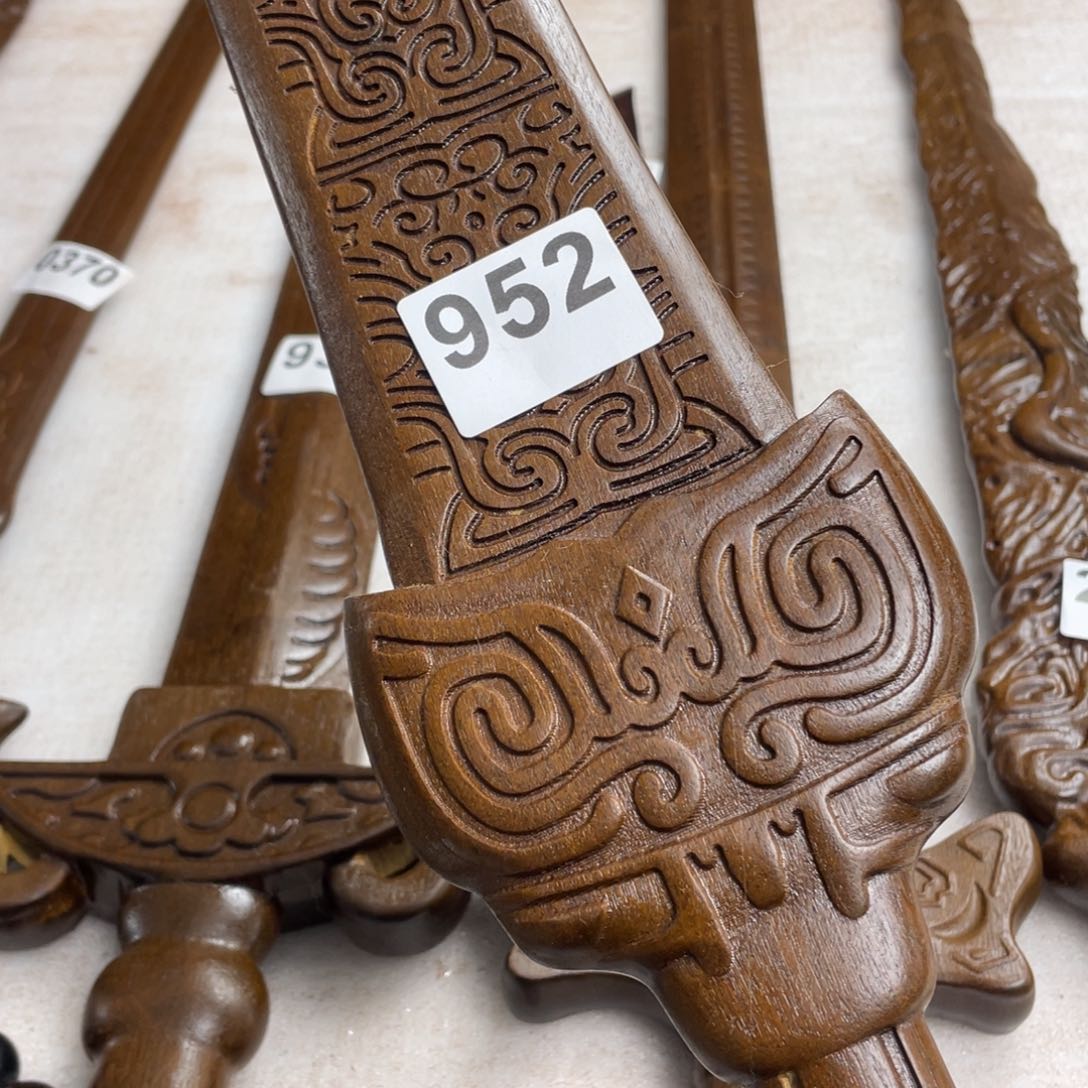 非洲紫檀（红花梨）永****?福利微瑕952